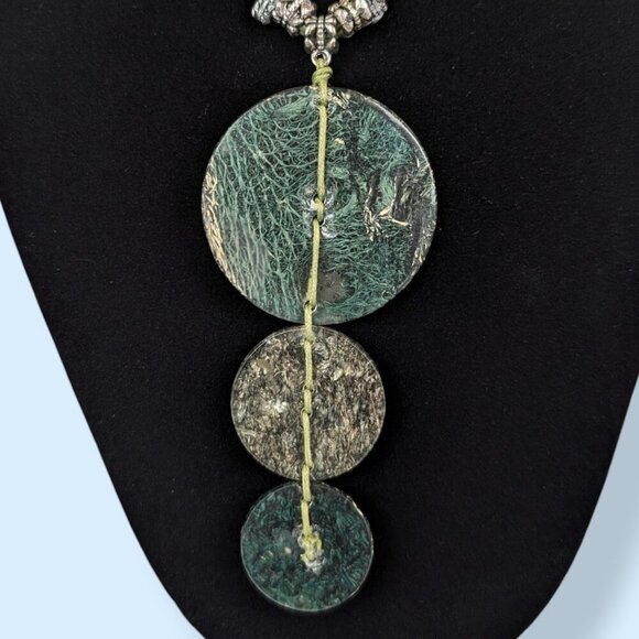 (2/$20) Green Acrylic Pendant Necklace - Picture 5 of 6